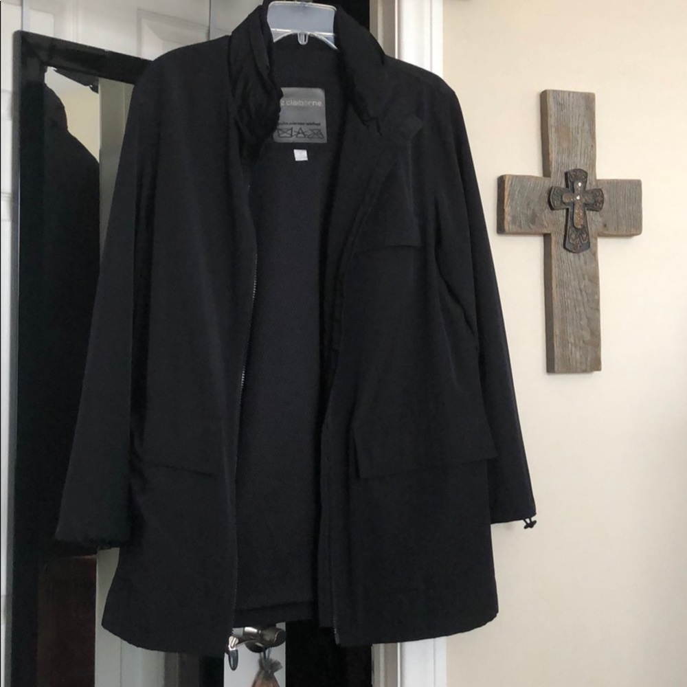 Liz Claiborne. Rain coat. Size S.